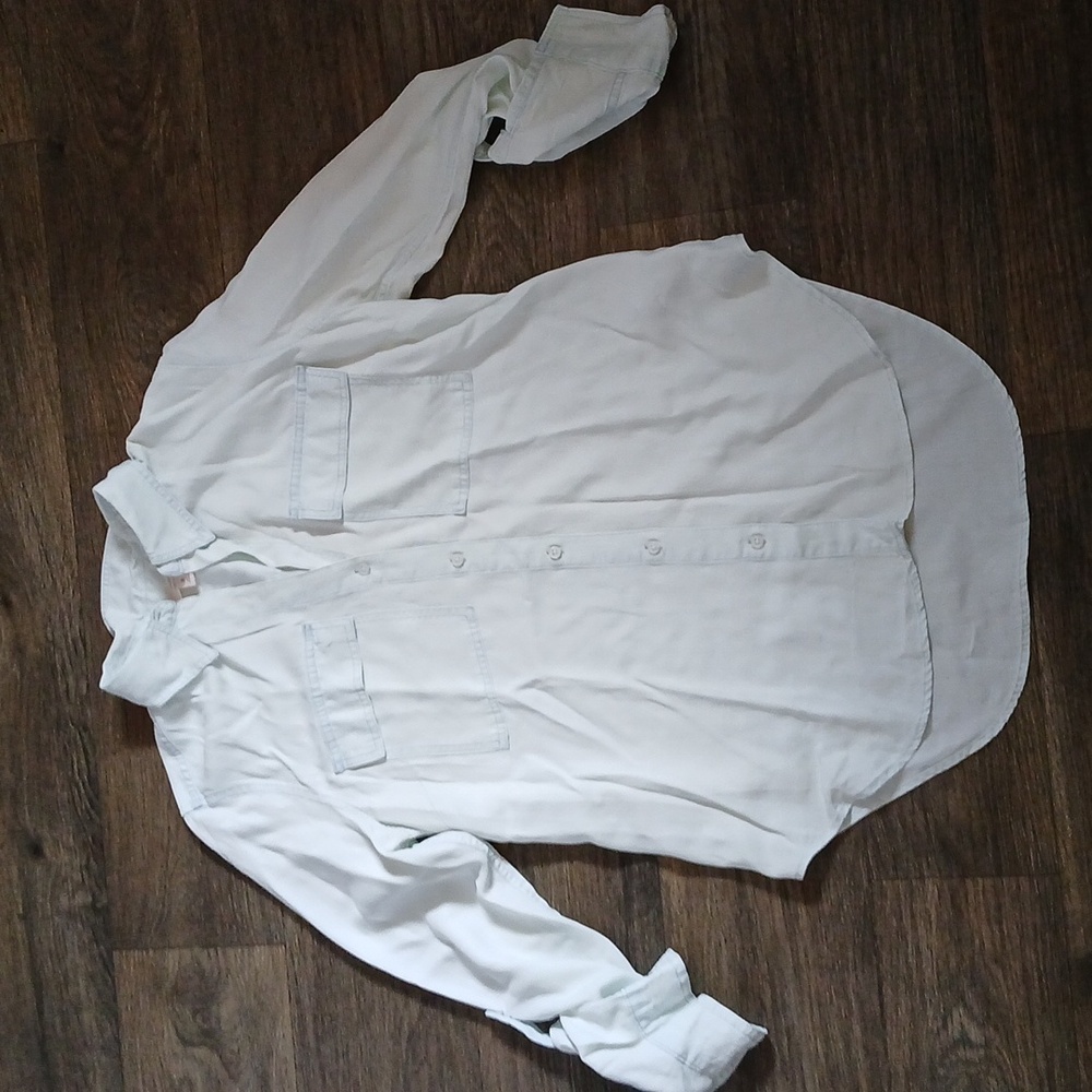 Como Vintage Women's Long-Sleeve Button-Down Shirt.